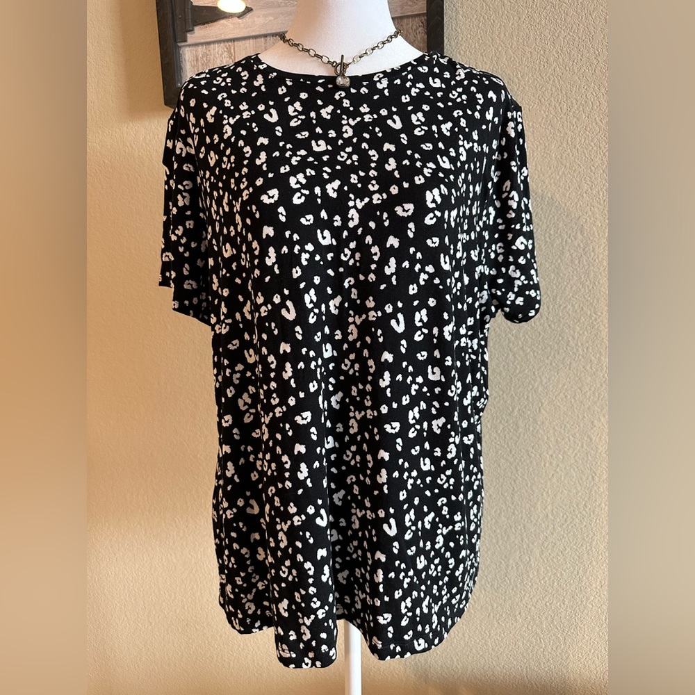 Nine West Women’s Soft Spun Black & White Leopard Blouse - Size XXL